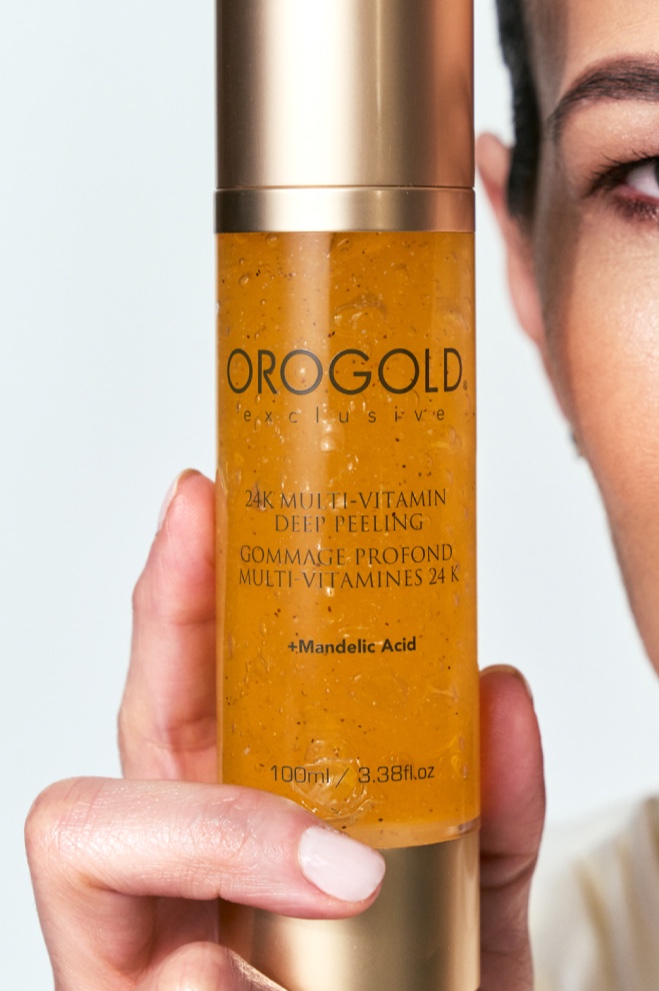 Holding the 24K Multi-Vitamin Deep Peeling